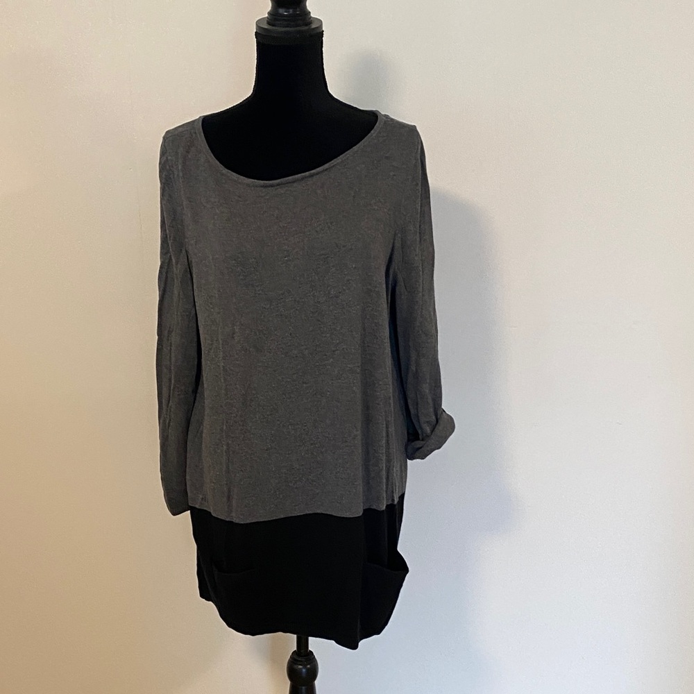 Gray and Black Women's Tunic Top